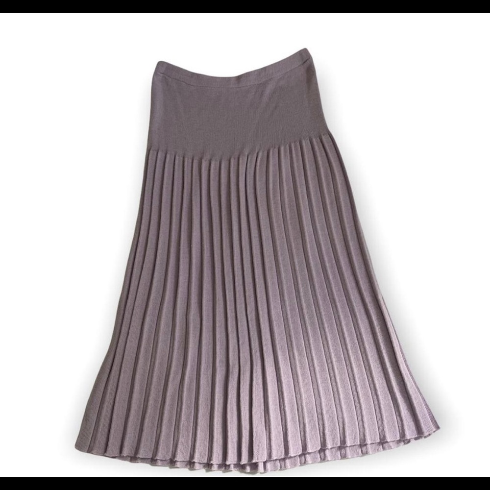 Gorgeous lilac pleated knit midi skirt